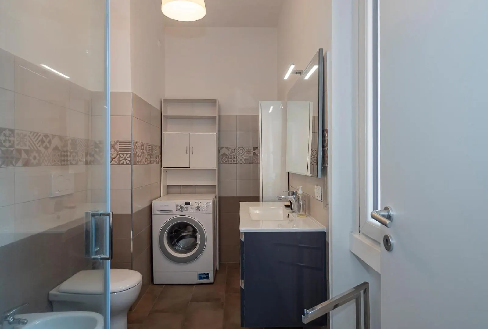 Raffinato Ed Elegante Bilocale - Lorenteggio Metropolitana M4 Milan Italy
