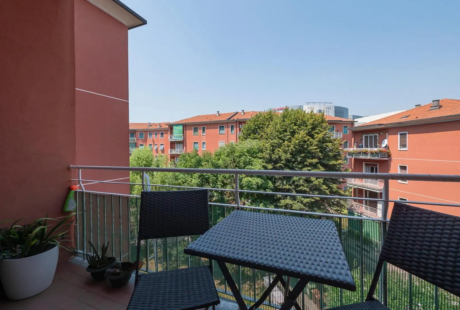 Raffinato Ed Elegante Bilocale - Lorenteggio Metropolitana M4 Milan Italy