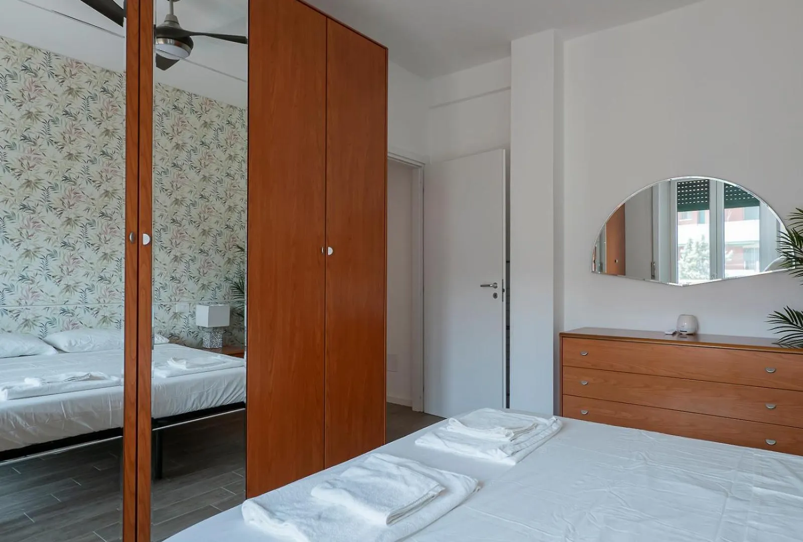 Apartment Raffinato Ed Elegante Bilocale - Lorenteggio Metropolitana M4 Milan