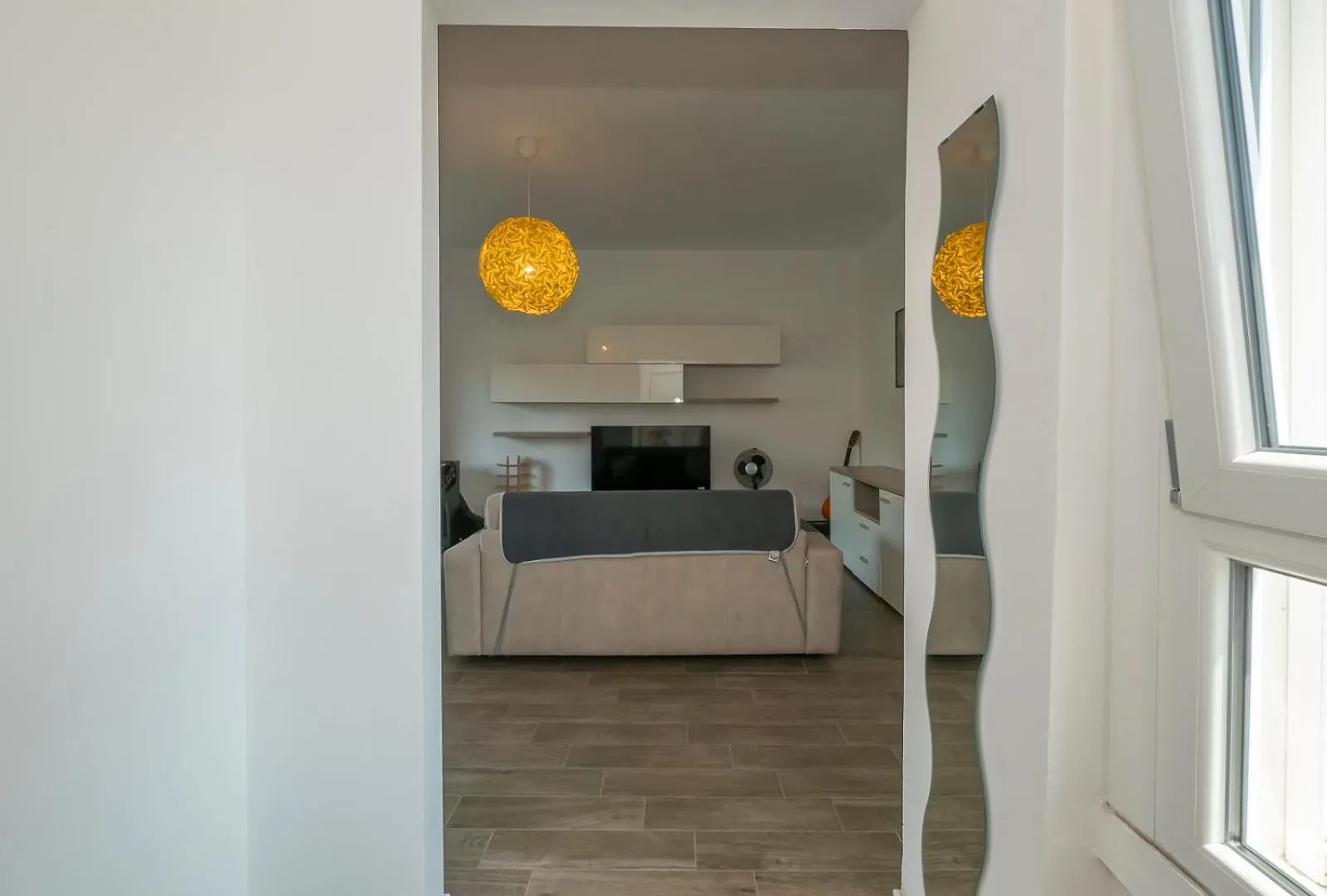 Raffinato Ed Elegante Bilocale - Lorenteggio Metropolitana M4 Milan Apartment
